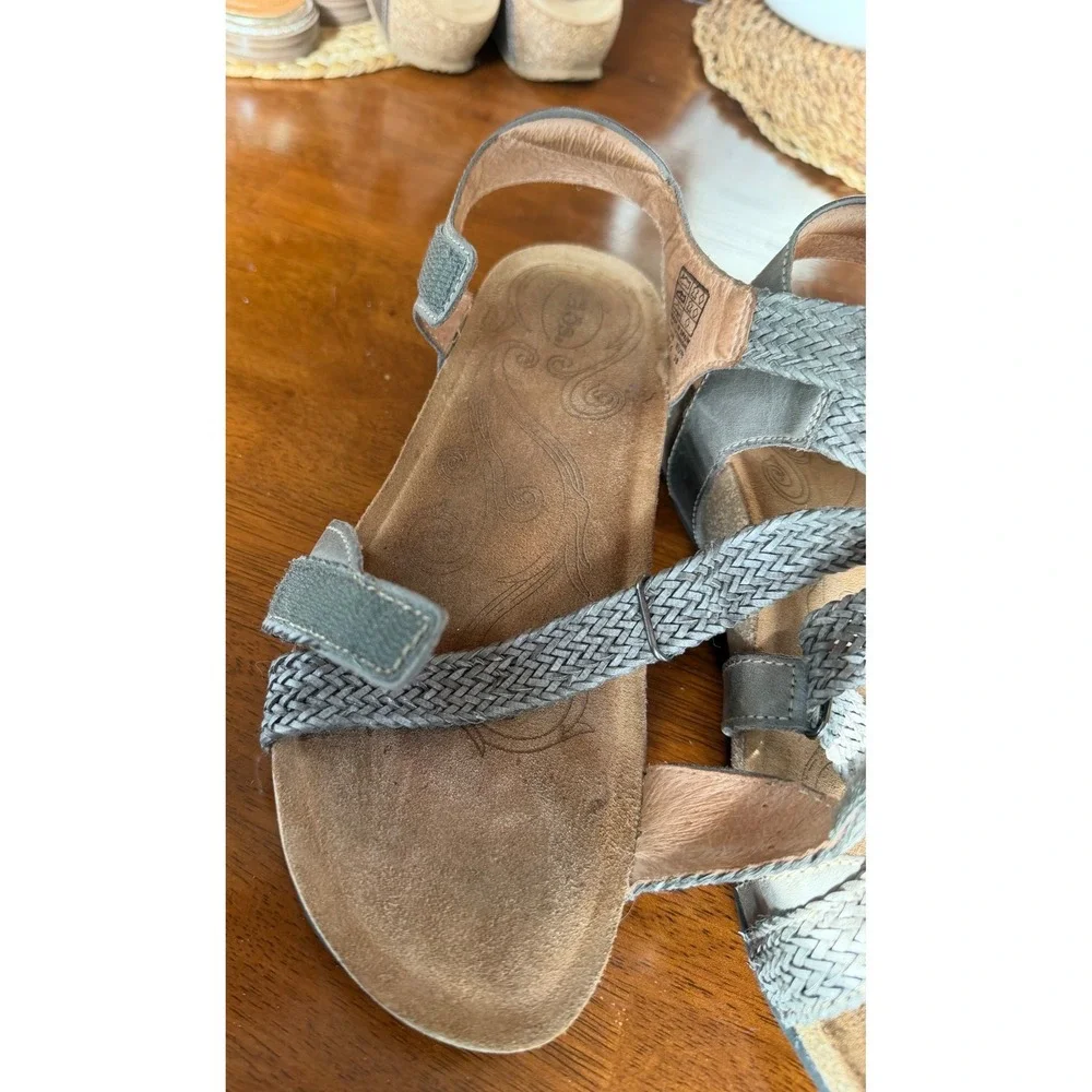 Taos Trulie Pewter Woven Leather Comfort Wedge Sandals Womens 7-7.5 EUR 38